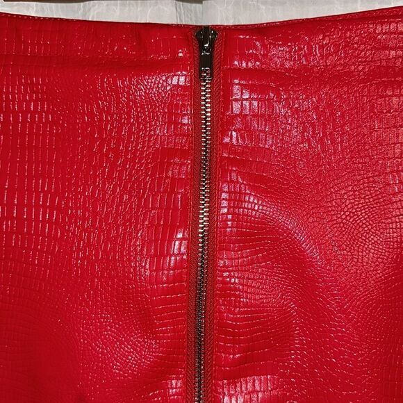 Shinestar L Croc Print Full Zip Vibrant Red Faux Leather Mini Pencil Skirt - Picture 4 of 14